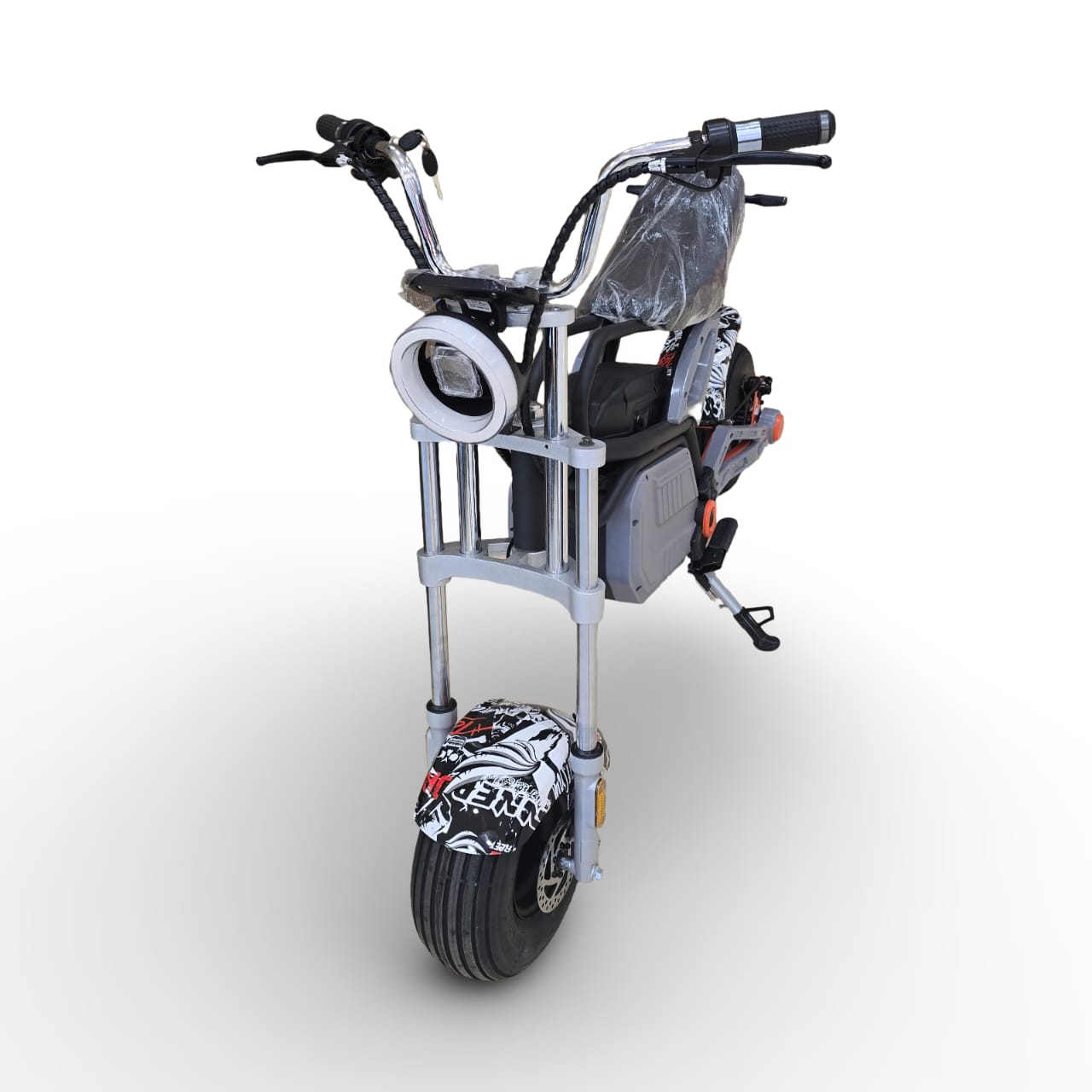 Front of Megawheels Electric Runner Dirt Fat Bike