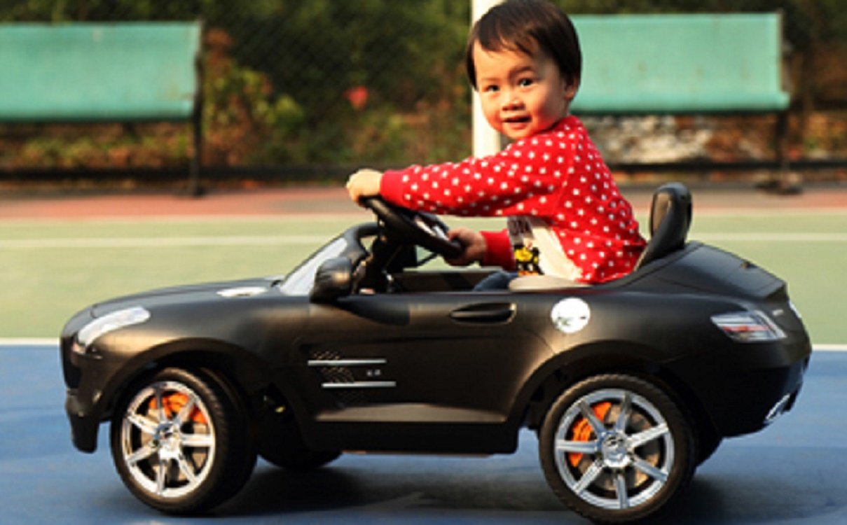 Child Riding Black Licensed Ride on Mercedes SLS Coupe Car Battery Operated 6V