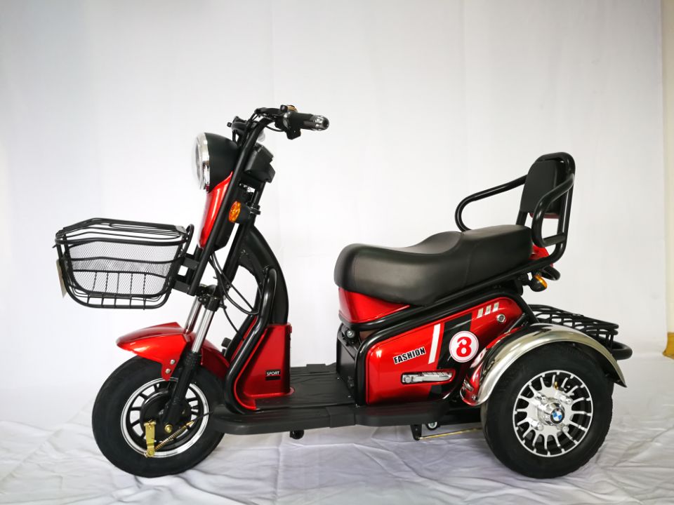 MEGAWHEELS Mobility 3 Wheels Electric Scooter With Basket right view