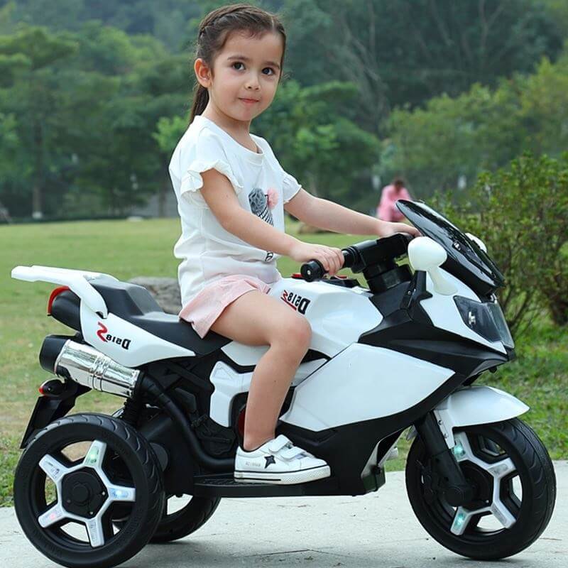 Megastar Ride on 6 v Thunderbolt kids electric Bike